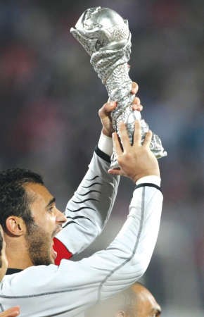 الأزرق المرعب ذو الرقم 10.. مرشح رغم كل شيء