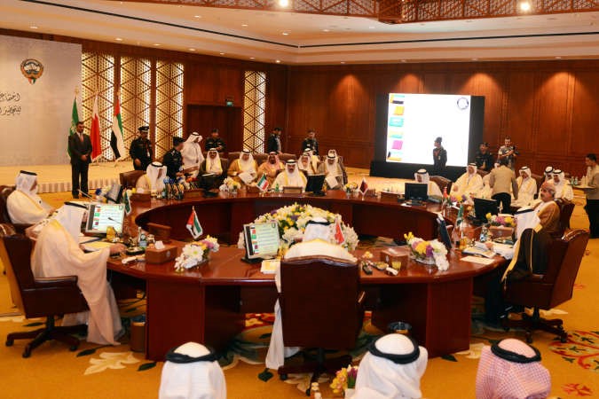 الفريق سليمان الفهد خلال ترؤسه الجلسة الافتتاحية﻿