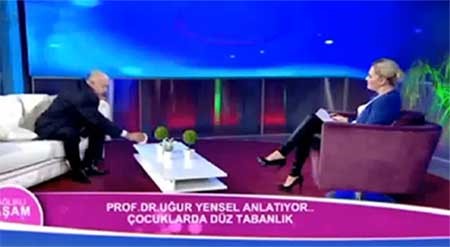 بالفيديو.. طبيب تركي تداهمه نوبة قلبية على الهواء تجعله ينتفض بقوة