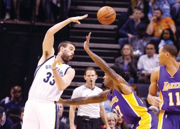 ممفيس يعمق جراح ليكرز في «NBA»
