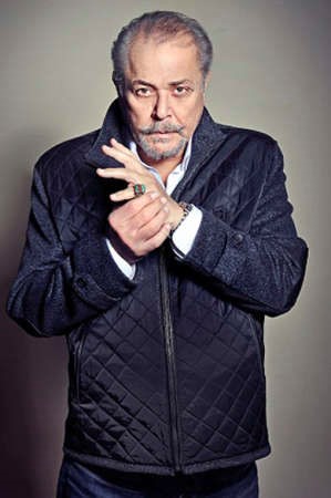 محمود عبدالعزيز﻿