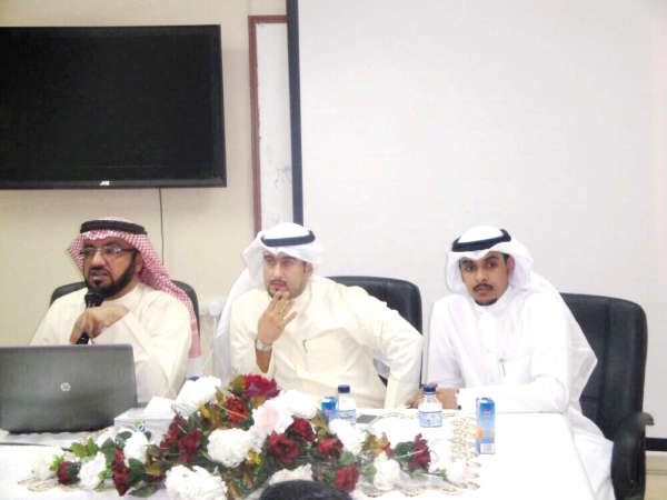 ضباط المكافحة خلال المحاضرة﻿
