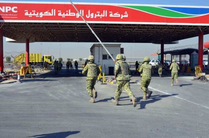 بداية التعامل مع الحريق الوهمي في مستودعات صبحان