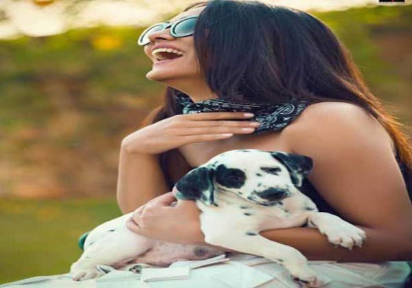 بالصور.. راندا البحيري تشعل فيسبوك بإطلالة مثيرة