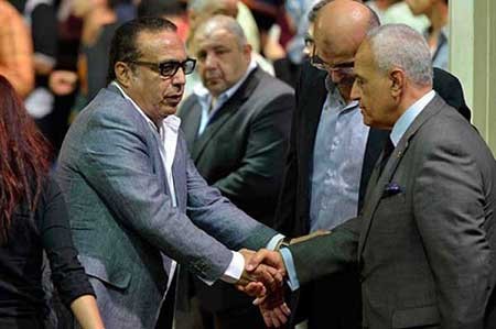 بالصور.. حشد النجوم في عزاء معالي زايد.. زينة تتشاجر مع الصحفيين.. ومحمد رمضان يثير أزمة