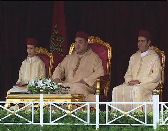 بالفيديو والصور.. مراسم احتفال العاهل المغربي بزفاف شقيقه الأصغر