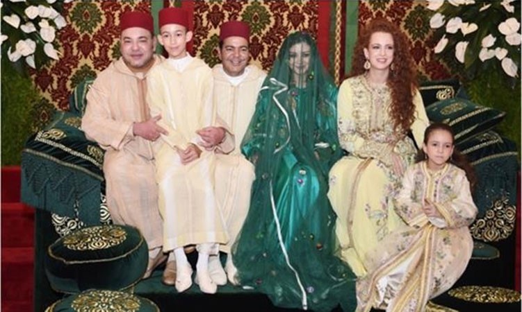 بالفيديو والصور.. مراسم احتفال العاهل المغربي بزفاف شقيقه الأصغر