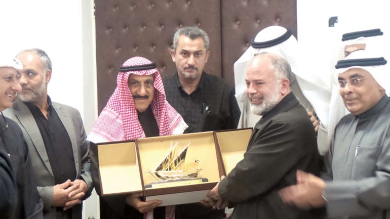 دعبدالرضا اسيري والوفد الاكاديمي خلال الزيارة