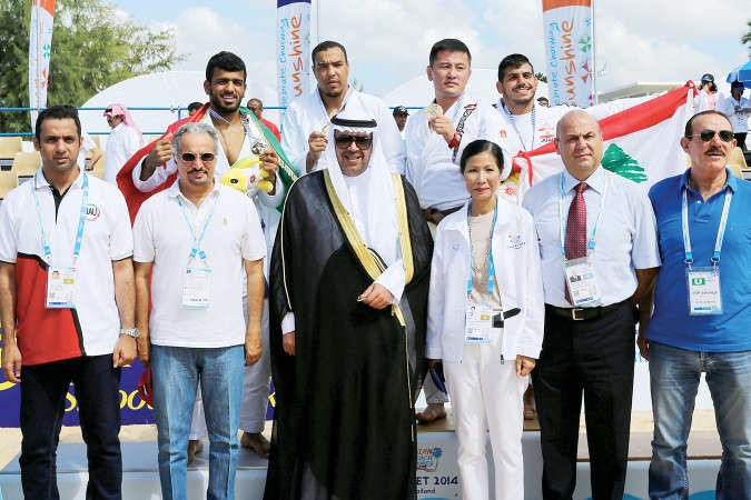 الفهد خلال تتويجه للابطال 