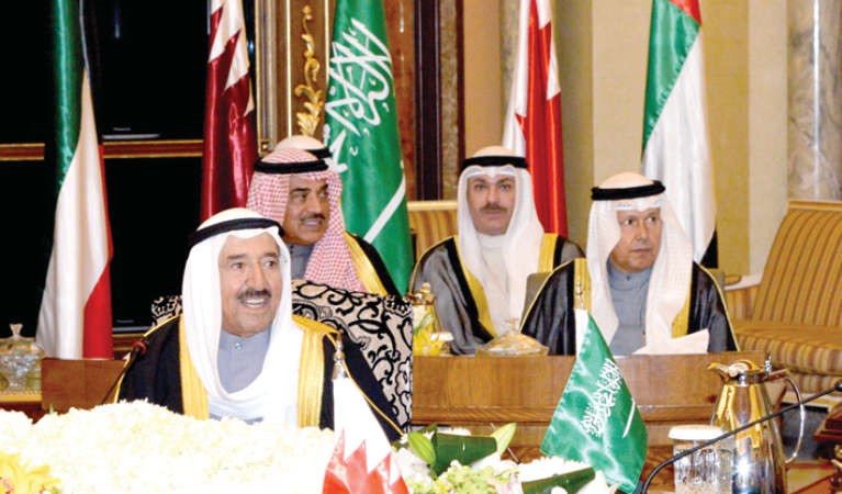 صاحب السمو الامير الشيخ صباح الاحمد مترئسا وفد الكويت خلال القمة