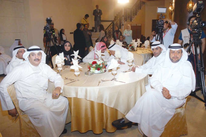 دعبدالهادي الصالح وسعود السبيعي وعدد من الحضور﻿