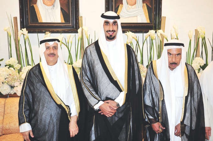 المعرس مع والده عبدالعزيز العثمان ووالد العروس محمد الرومي
﻿