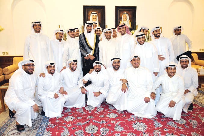  ومباركة من الاصدقاء
﻿