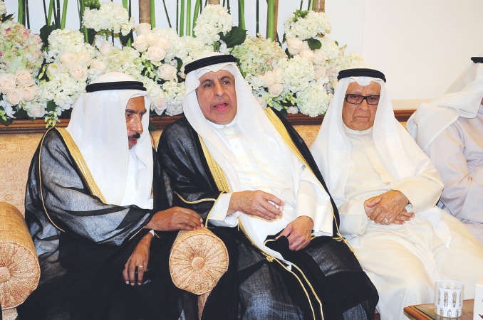 فهد المعجل والسفير السعودي دعبدالعزيز الفايز مع والد المعرس عبدالعزيز العثمان
﻿