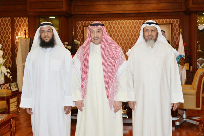 الشيخ فيصل الحمود خلال استقباله جابر العنيزي﻿