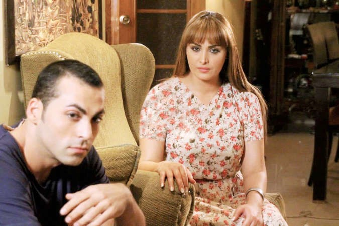قمر في مسلسل نساء من هذا الزمن