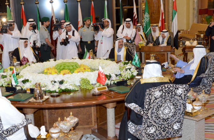 خادم الحرمين الشريفين الملك عبدالله بن عبدالعزيز وصاحب السمو الامير الشيخ صباح الاحمد وصاحب السمو
﻿﻿الشيخ تميم بن حمد خلال اجتماع القمة﻿
