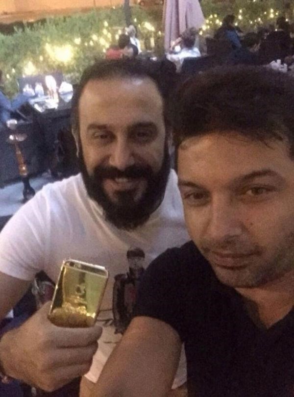 بالصور.. قصي خولي يحصل على "آي فون 6" من الذهب الخالص