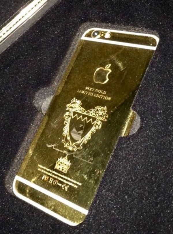 بالصور.. قصي خولي يحصل على "آي فون 6" من الذهب الخالص