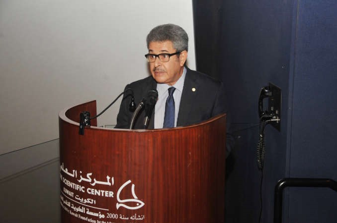 ممجبل المطوع ملقيا كلمته﻿