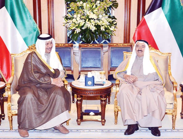  صاحب السمو الامير الشيخ صباح الاحمد مستقبلا سمو رئيس مجلس الوزراء الشيخ جابر المبارك ﻿