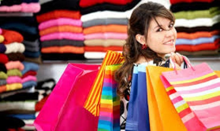 6 قطع ملابس يكرهها الرجل في ثياب المرأة 