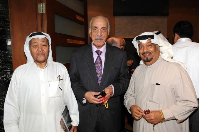 محمد السنعوسي في احد الاجنحة