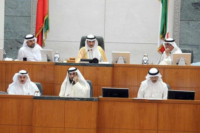 رئيس مجلس الامة مرزوق الغانم وامين السر معادل الخرافي وديوسف الزلزلة على المنصة وتبدو الامانة العامة	هاني الشمري
﻿