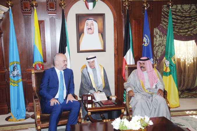 سمو نائب الامير وولي العهد الشيخ نواف الاحمد خلال استقباله رئيس وزراء البانيا ايدي راما