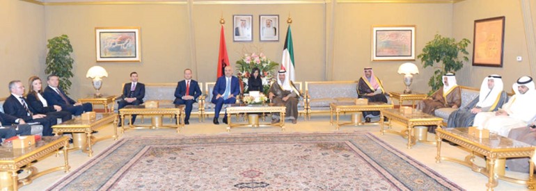 سمو رئيس مجلس الوزراء الشيخ جابر المبارك خلال استقباله رئيس وزراء البانيا ايدي راما والوفد المرافق