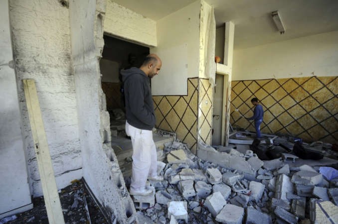 قوات الاحتلال تهدم شقة الفلسطيني المتهم بدهس اسرائيليين في محطة القطارات افپ