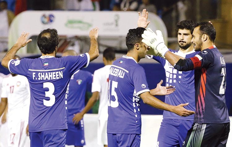 نبيها منكم.. الأزرق.. «قدها ونص» 
