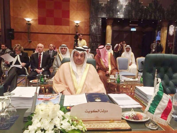  يعقوب الصانع مترئسا وفد الكويت في المؤتمر