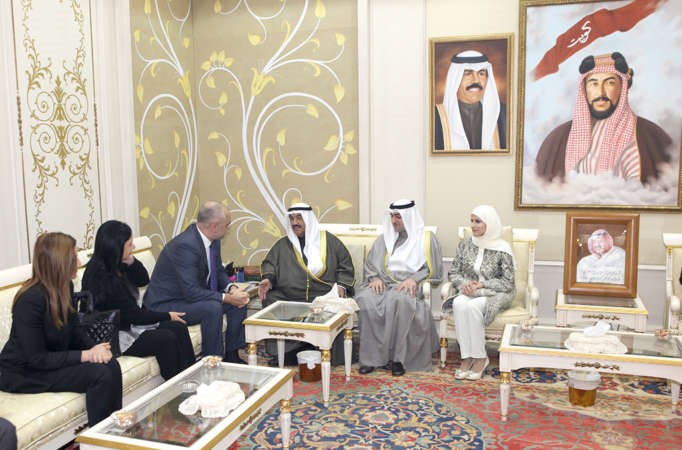 سمو الشيخ ناصر المحمد خلال لقائه رئيس وزراء البانيا ايدي راما والوفد المرافق بحضور ياسر ابل