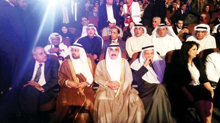 يوسف مصطفى وعلي الريس في مقدمة الحضور