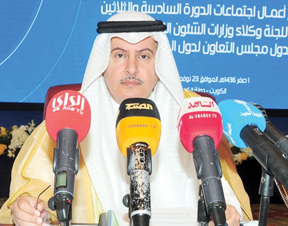 عبدالمحسن المطيري متحدثا خلال الاجتماع