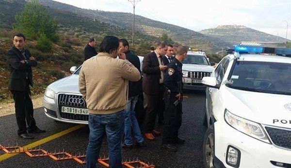 بالفيديو: رئيس الوزراء الفلسطيني بين يدي شرطي اسرائيلي