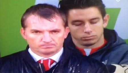 بالفيديو.. سخرية كبيرة من حارس مرمى ليفربول.. ماذا فعل؟