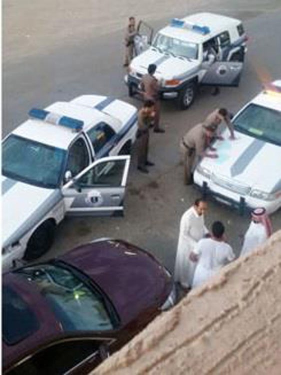 بالصور.. عاملة إندونيسية في السعودية تقفز إلى شقة الجيران هرباً من تعذيب الكفيل