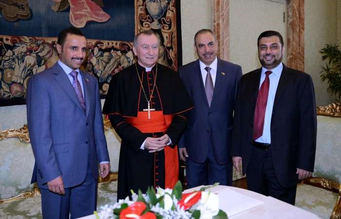 الرئيس مرزوق الغانم وديوسف الزلزلة وفيصل الشايع مع رئيس وزراء دولة الفاتيكان﻿