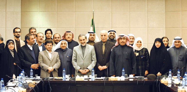 جانب من لقاء وفد رابطة الصداقة الكويتيةالايرانية مع مستشار المرشد الاعلى للجمهورية الاسلامية الايرانية علي اكبر ولايتي
