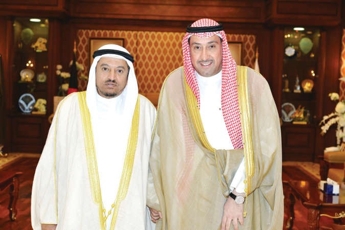 الشيخ فيصل الحمود ودعبدالله الخليفي﻿