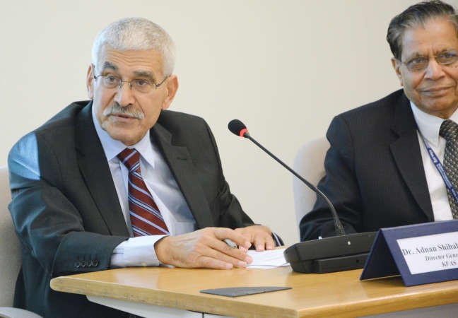 دعدنان شهاب الدين متحدثا خلال الحلقة