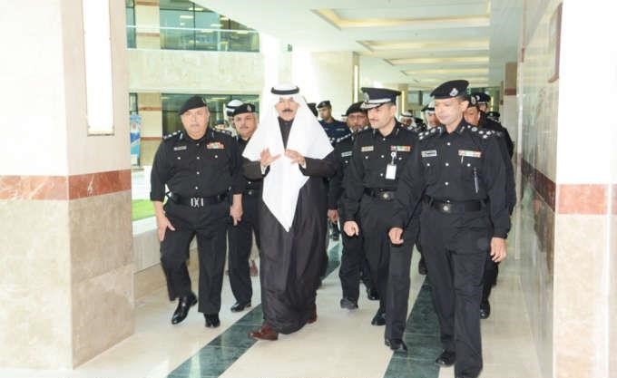  اللواء طلال معرفي يطلع الشيخ محمد الخالد والفريق سليمان الفهد على مكونات المبنى الجديد﻿