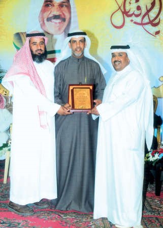 الشخصيات الداعمة للمهرجان تكرم محمد بن غران