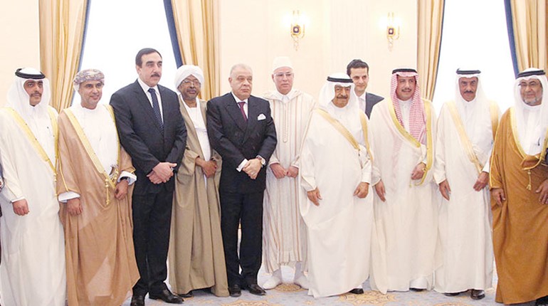 رئيس الوزراء البحريني الامير خليفة بن سلمان خلال استقبال سفراء التعاون والدول العربية في البحرين ﻿