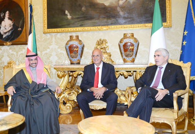 الرئيس الغانم مع رئيس لجنة الشؤون الخارجية في مجلس الشيوخ الايطالي بيير فيرديناندو كازيني﻿