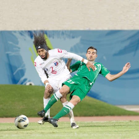 الاخضر والابيض يبحثان عن التربع على الصدارة﻿