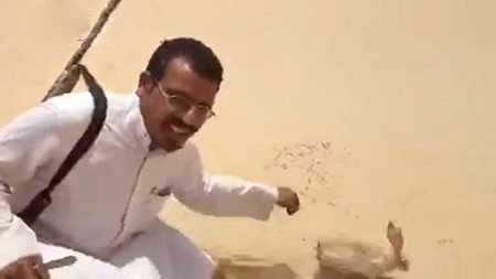 بالفيديو.. ارنب يجعل من صياد خليجي سخرية مواقع التواصل