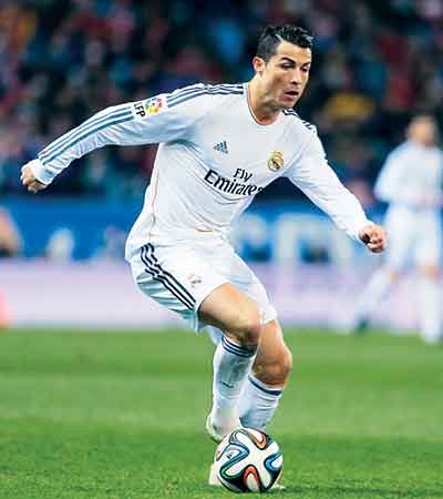 ريـال مدريد يزيل الصليب احتراماً لجماهير الإمارات